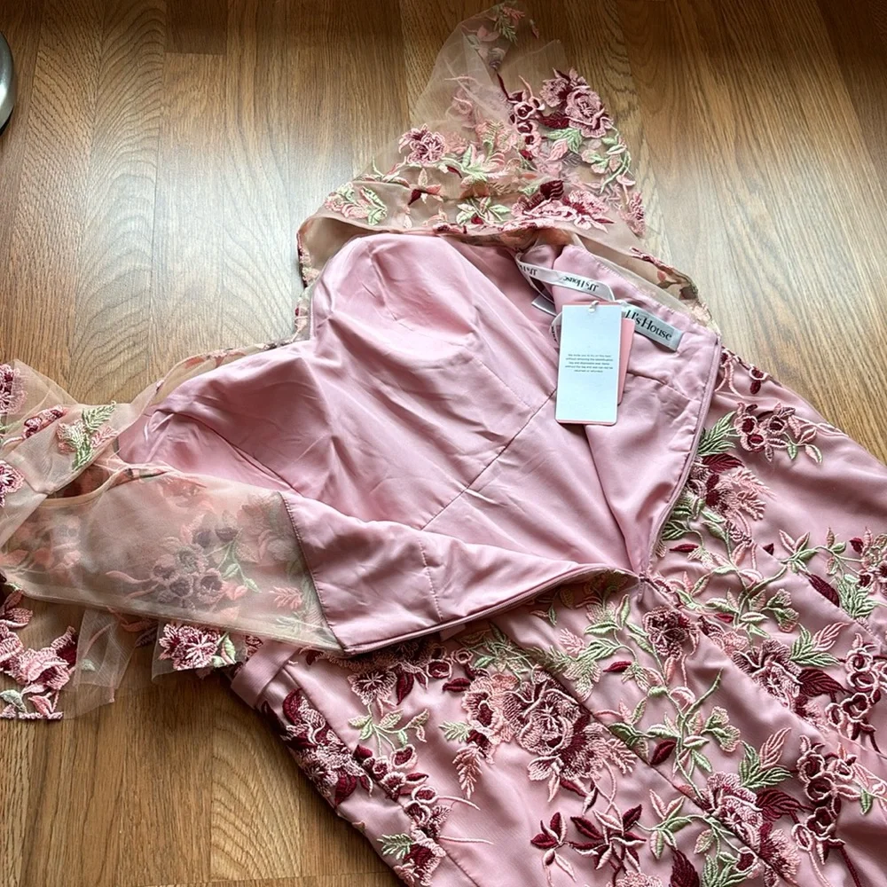 NWDT J.J.’s House, romantic pink embroidered special occasion dress. Size 2X. - Picture 13 of 16